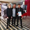 Srboljub i Strahinja posle festivala sa svojim profesorom Nebojšom Jaćimovićem. Foto privatna arhiva