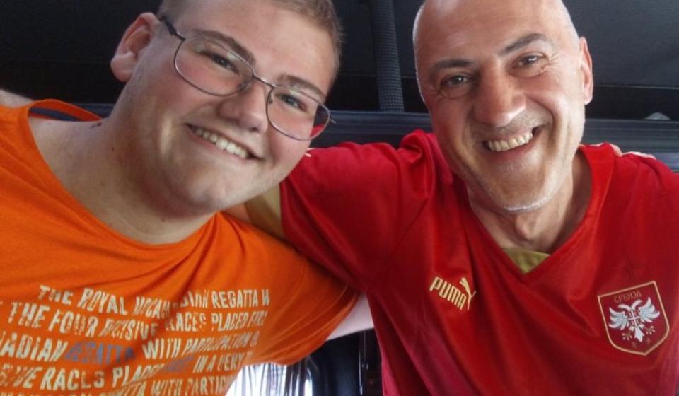 Bogdan sa svojim mentorom Draganom Petrovićem. Foto Gimnazija Bora Stanković