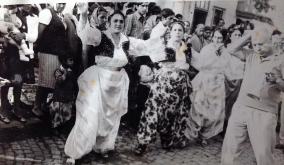 Bakija Bakić svira na jednoj romskoj svadbi u Vranju. Foto porodična arhiva Durčeta Jašarevića