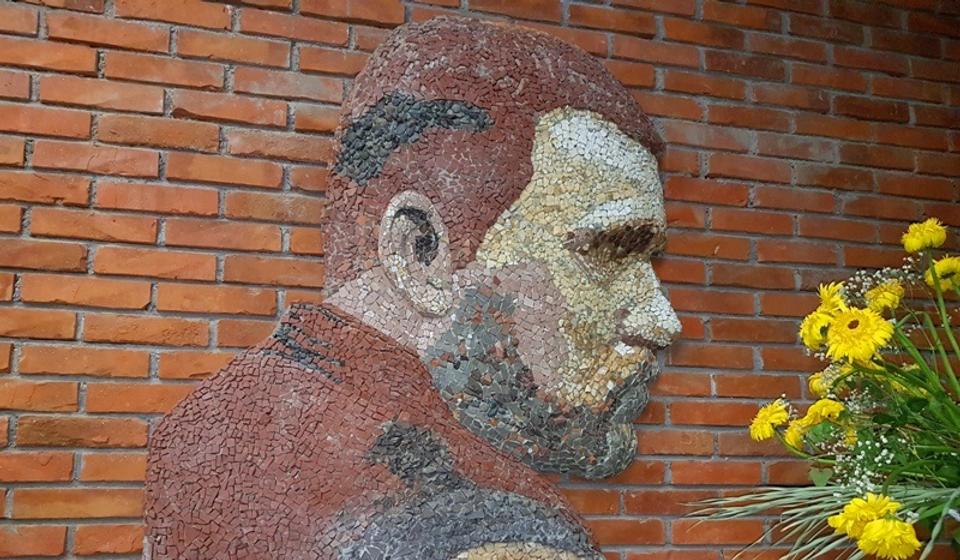 Mozaik Bore Stankovića u vranjskom Pozorištu. Foto Vranje News