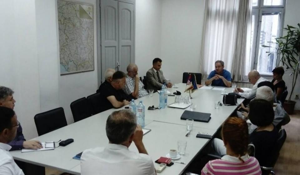 Lutovac na jednom od sličnih sastanaka po Srbiji. Foto DS