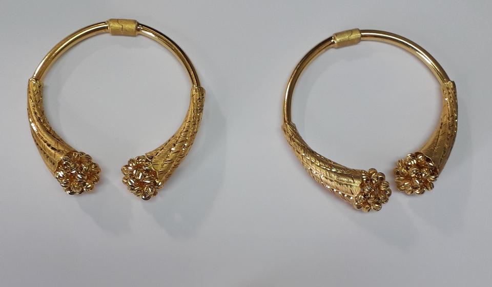 Deo neprijavljenog nakita zaplenjenog na prelazu Preševo. Foto UC