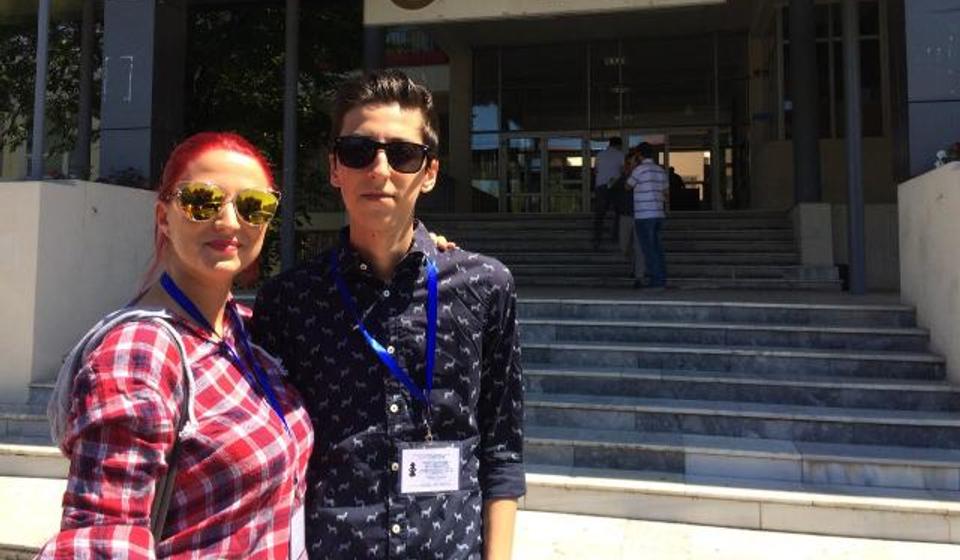 Sa koleginicom sa albanologije ispred Filološkog fakulteta u Prištini. Foto privatna arhiva