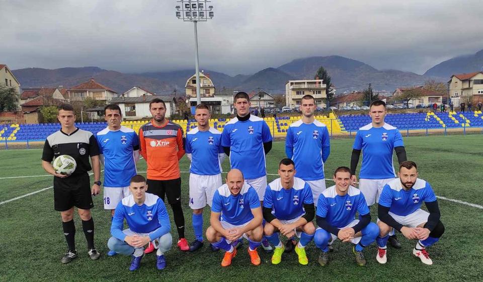 Ekipa FK Torpedo 1973 uoči današnje utakmice. Foto V.S.