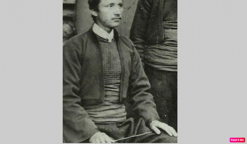 Vlasnik kuće u kojoj su boravili četnici od 1903. godine, Ranko Dimitrijević Sobinac u vranjskoj nošnji  krajem 19. veka. Fotografiju ustupila porodica Sobinac