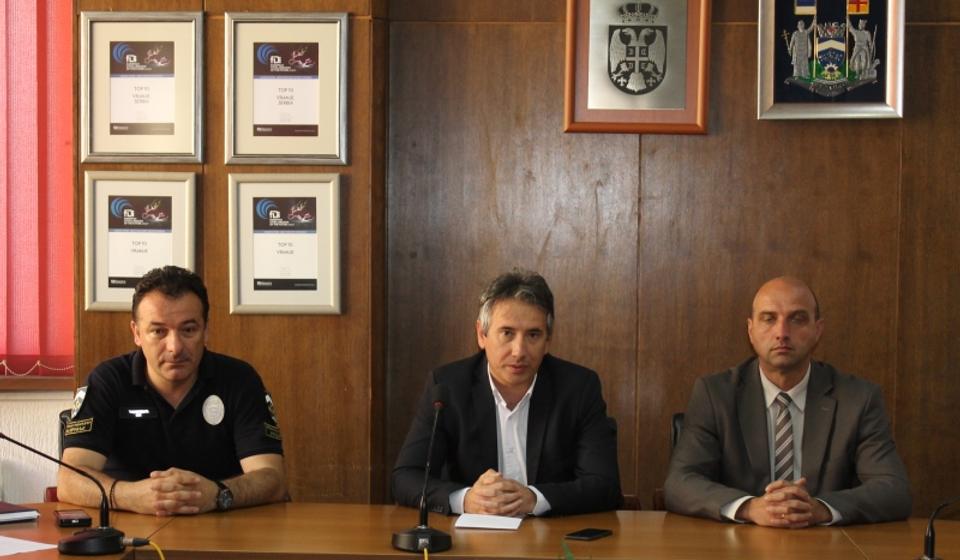 Najviši rukovodioci Grada od komunalnih policajaca očekuju odlučnu akciju. Foto Grad Vranje