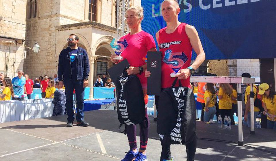 Pobednici: Kristijan Stošić i Amela Trožić (BiH). Foto AK Vranjski maratonci