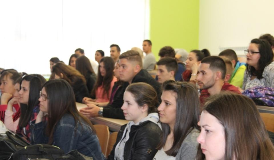 Budući studenti pažljivo slušali o studijskim programima. Foto VranjeNews