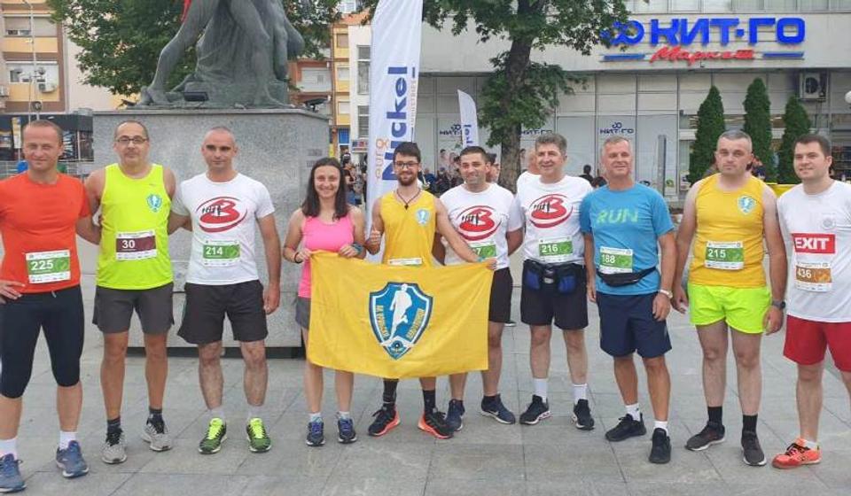 Ekipa iz Vranja u Kavadarcima. Foto AK Vranjski maratonci