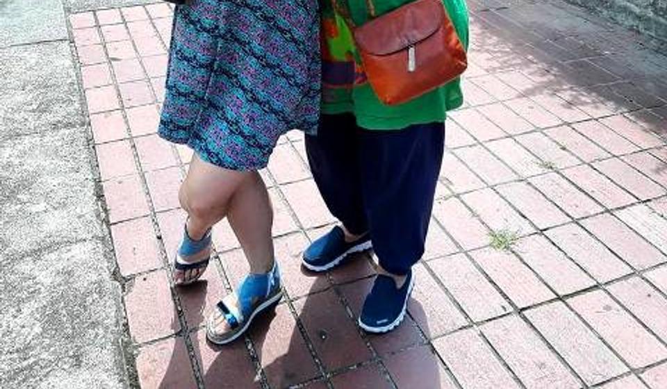 Sa svojim uzorom, glumicom vranjskog pozorišta Radmilom Kocevskom. Foto privatna arhiva