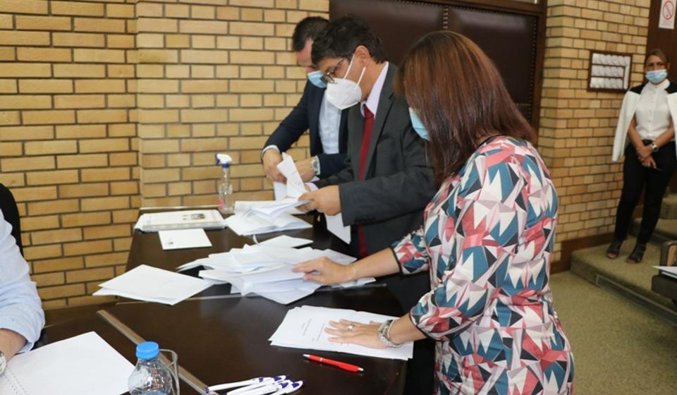 Jedna od verifikacionih komisija. Foto Vranje News