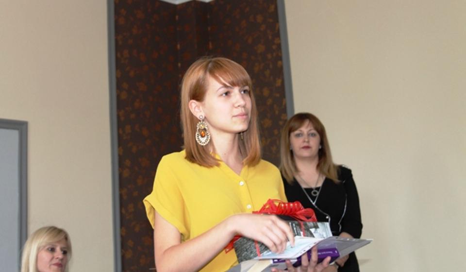 Đak generacije gimnazije: Jelena Filipović. Foto VranjeNews