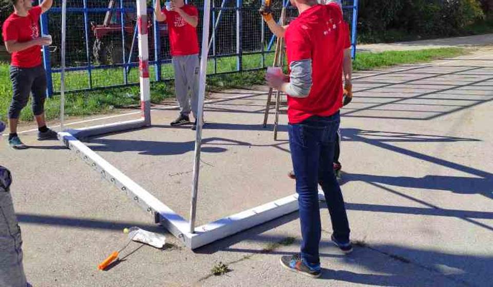 Aktivisti iz komšiluka u jednoj od akcija. Foto lična arhiva