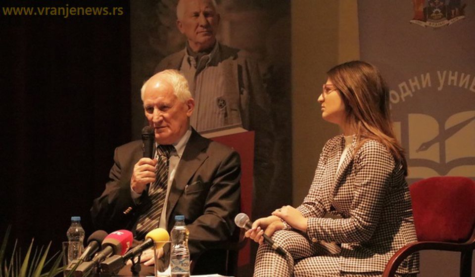 Matija Bećković na Književnoj koloniji 2019. Foto Vranje News