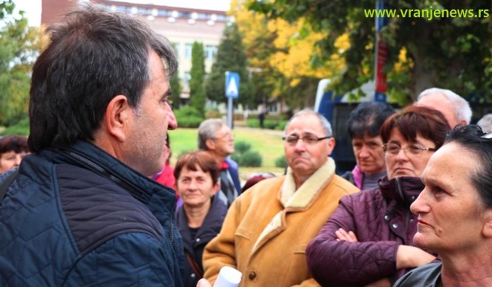 Radnici nagađaju da se manipuliše novcem koji je uplaćen na račun u CSR-a. Foto VranjeNews