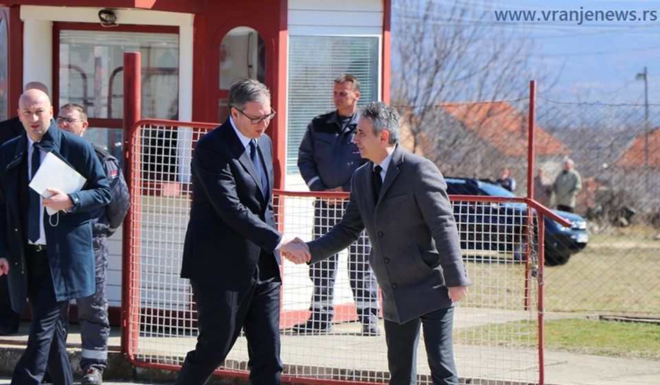 Vučića dočekao gradonačelnik Vranja Slobodan Milenković. Foto Vranje News