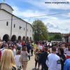 Kada ćemo opet gledati ovakve prizore za uskršnje praznike: porta Hrama Svete Trojice u Vranju na Uskrs 2019. Foto Vranje News