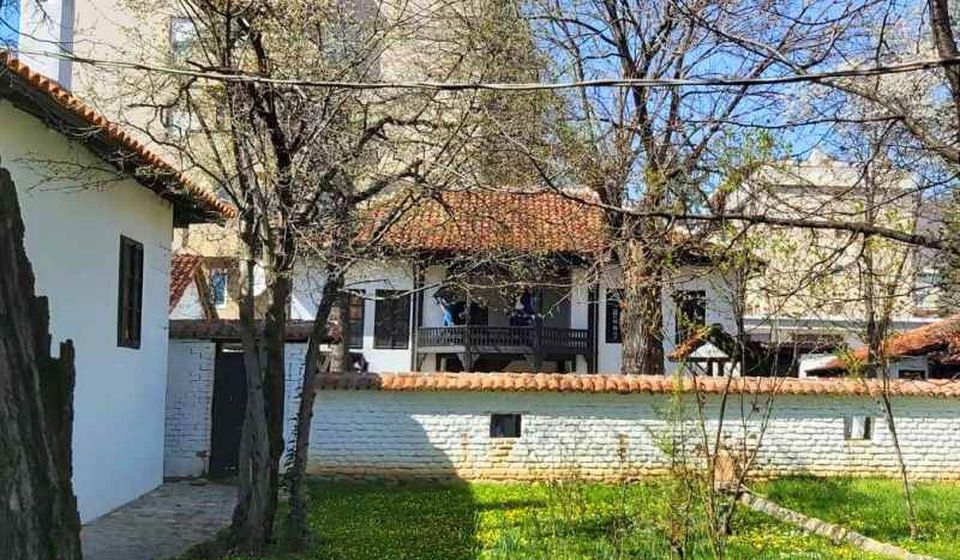 Pogled na Pribojčićevu iz dvorišta Borine kuće. Foto ilustracija Vranje News