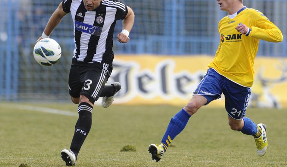 Treća sreća: Pajović (levo) ponikao u Partizanu. Foto crnobelanostalgija.com