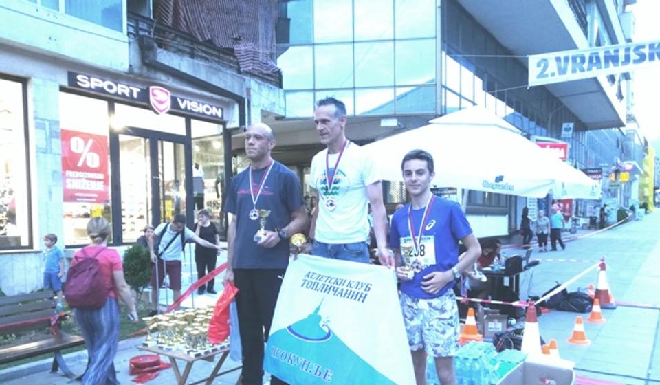 Pobednici u polumaratonu. Foto VranjeNews