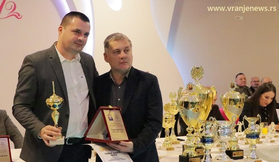 Goran Jović Beli najbolji sportski trener Vranja za 2021. Foto Vranje News