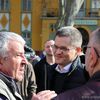 Jeremić u razgovoru sa žitejima Vranjske Banje. Foto Vranje News