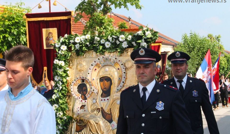 Sa dočeka Ikone Bogorodice Trojeručice i Justinovih mošti u Vranju u junu 2019. Foto Vranje News