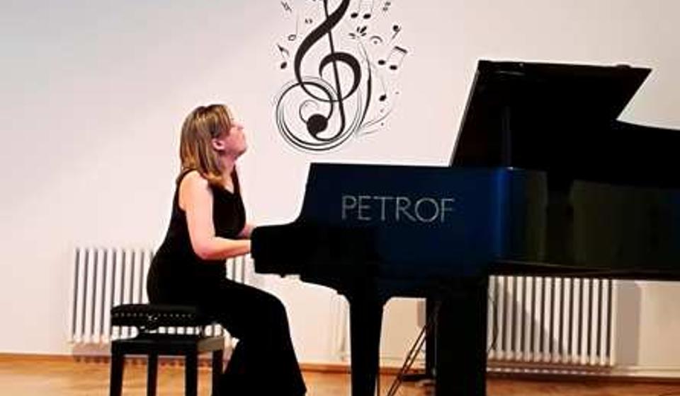 Veče klavira obeležilo otvaranje tradicionalne manifestacije. Foto Grad Vranje