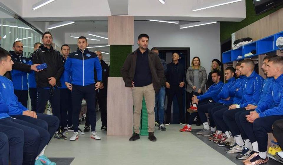 Detalj sa prozivke igrača. Foto FK Radnik