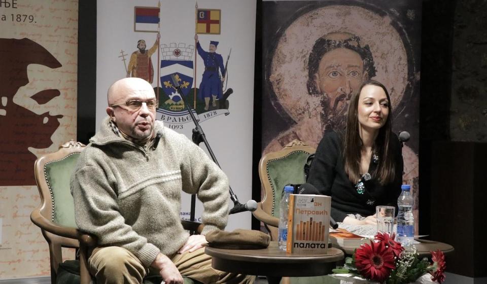 Jana Aleksić i Mileta Aćimović Ivkov na promociji romana Palata u Vranju. Foto Vranje news
