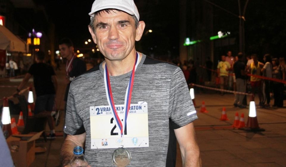 Trećeplasiran Saša Gacik, državni reprezentativac u ultramaratonu. Foto VranjeNews