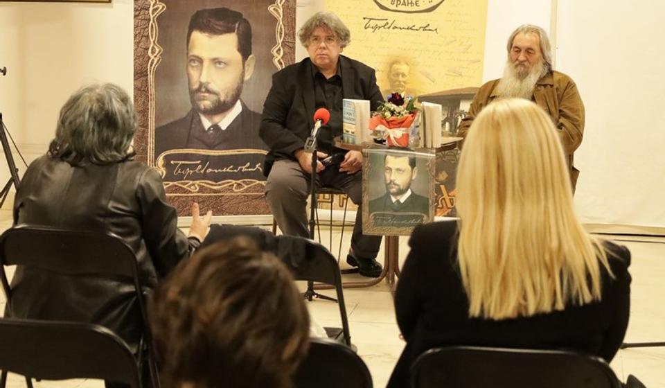 Detalj sa književne večeri Predraga M. Mitrovića. Foto Vranje News