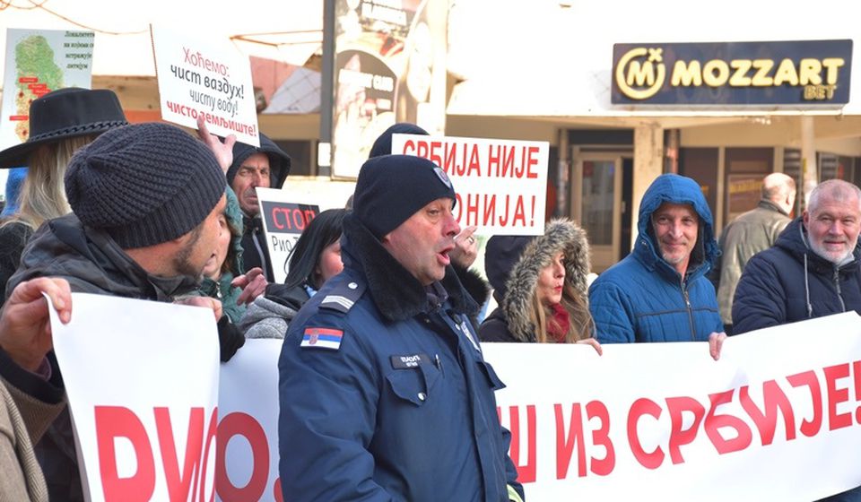 Verbalni kontakt s policijom. Foto Vranje News