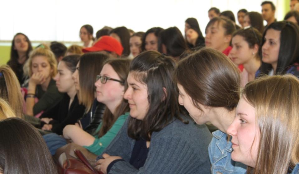 Među maturantima su sigurno i neki budući ekonomisti. Foto VranjeNews