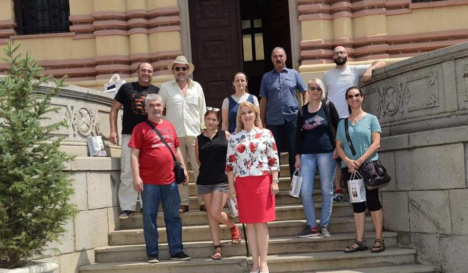 Foto Narodni univerzitet