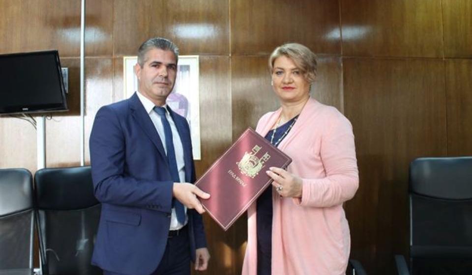 Arionović i Arsićeva posle potpisivanja sporazuma. Foto www.vranje.org.rs