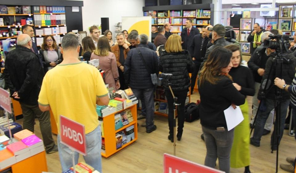 Detalj sa svečanog otvaranja knjižare. Foto VranjeNews