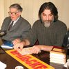 Zlatanović sa Zoranom S. Nikolićem na promociji svojih sabranih dela u prostorijama Vranjskih. Foto D.D.