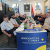 "Bezuslovna podrška studentima", poručuju iz surduličkog DS-a. Foto D.S.