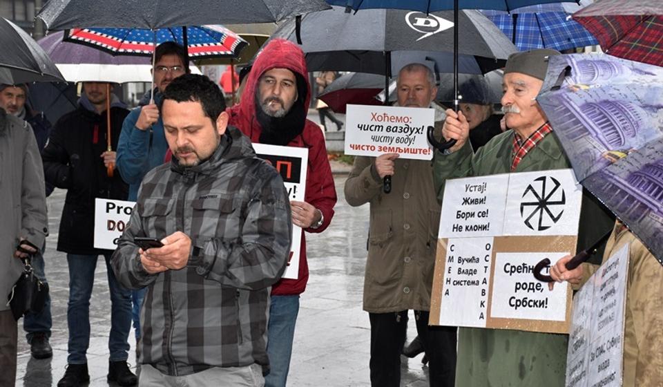 Dragan Antić govori na Eko protestu 12. decembra. Foto Vranje News