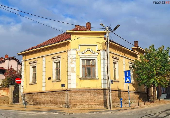 Otimačina: ono što su Olga i Nikola J. Dinić pre 90 godina ostavili đacima vranjske gimnazije, vlast koju predvode naprednjaci bi da preotme. Foto Vranje news
