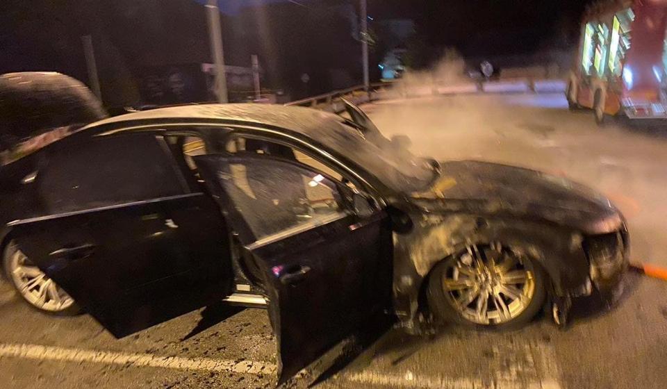 Reckov automobil nakon paljevine. Foto lična arhiva