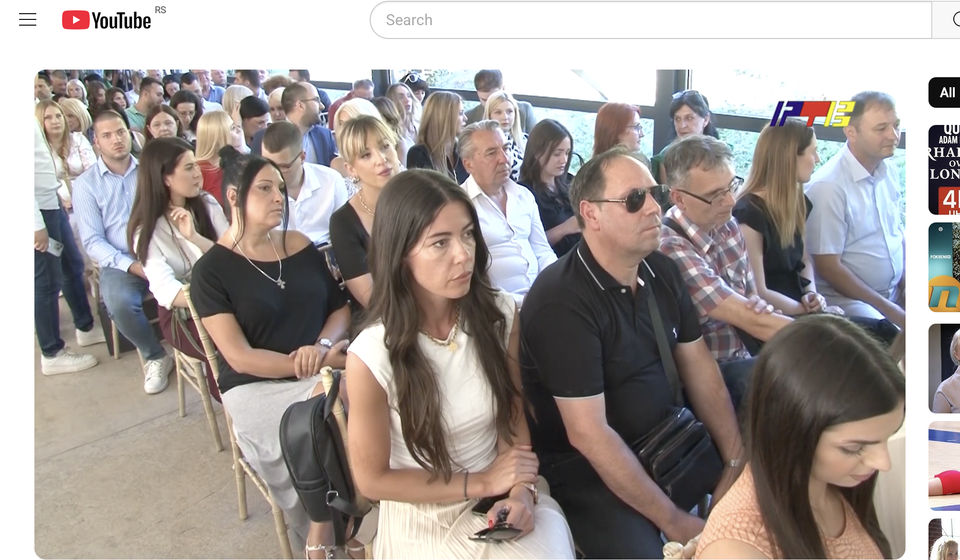 Hoćemo i mi u to: novinarke Er-te-ve doo-a na skupćini novog udruženja u Beogradu. Foto YouTube (printscreen kanala RTV doo)