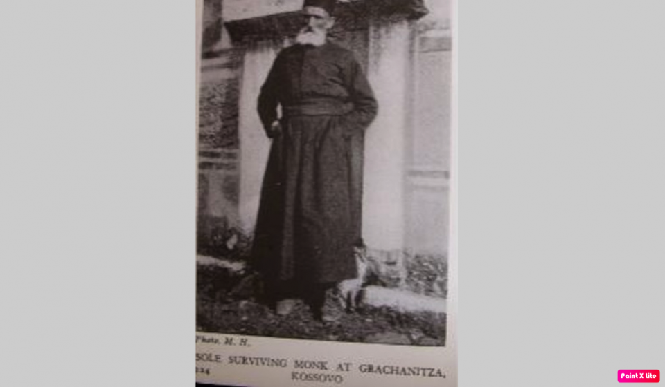 Jedinog preživelog sveštenika u manastiru Gračanica snimila je Malvina Hofman. Foto arhiva T.S.