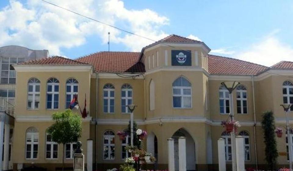 Uhapšeni i opštinski službenici za javne nabavke. Foto SO Preševo