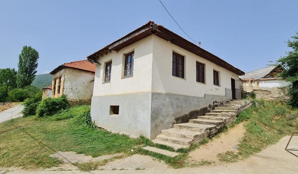 Školska zgrada u Sodercu pre sanacije. Foto vranje.rs