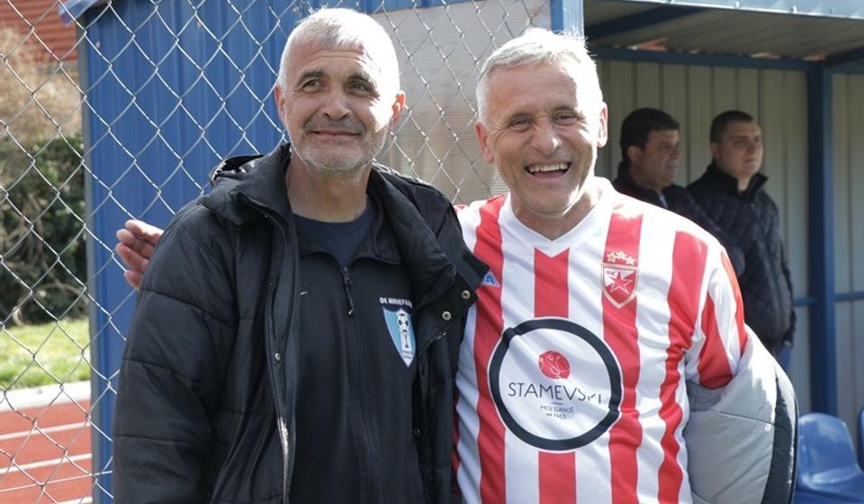 Susret nekadašnjih saigrača iz niškog Radničkog: Nenad Jakšić (levo), nekadašnji fudbaler Dinama i olimpijski reprezentativac Jugoslavije i Mikica Manojlović, fudbaler 