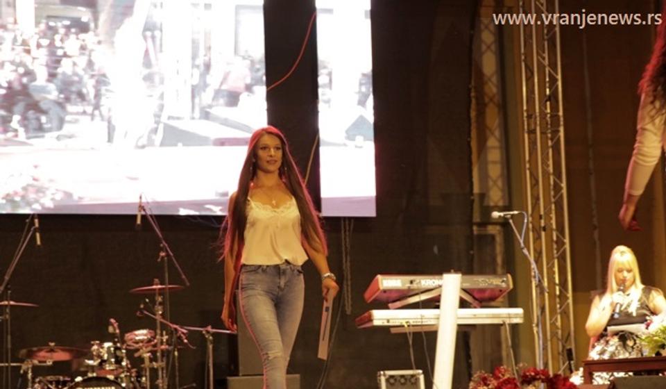 Misica Sanja u neformalnijem izdanju. Foto VranjeNews