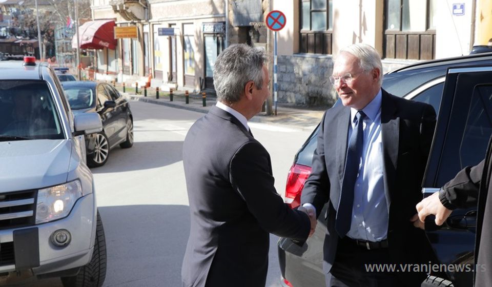 Doček za ambasadora SAD u Srbiji. Foto Vranje News