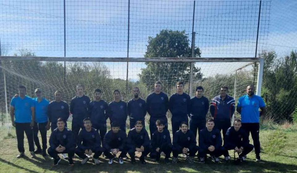 Fudbaleri vranjskog Radničkog 2021 uoči utakmice u Žbevcu. Foto FK Radnički 2021